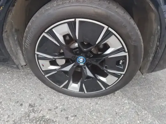 BMW iX3 2024 (11800 км)