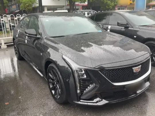 Cadillac CT5 2024 (7900 км)