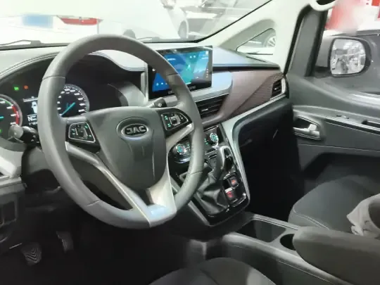 JAC Refine M3 2024 (27500 км)