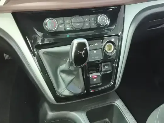 JAC Refine M3 2024 (27500 км)