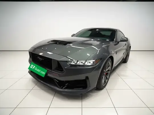 Ford Mustang 2024 (2300 км)