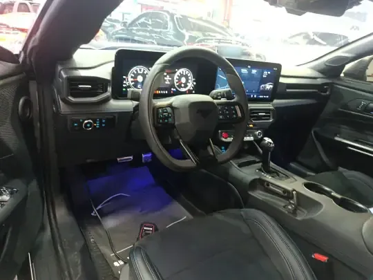 Ford Mustang 2024 (2300 км)