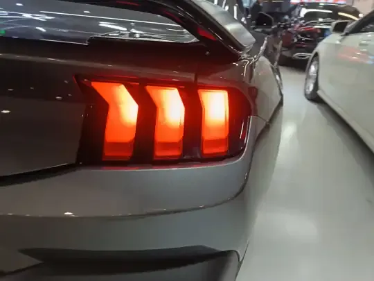 Ford Mustang 2024 (2300 км)