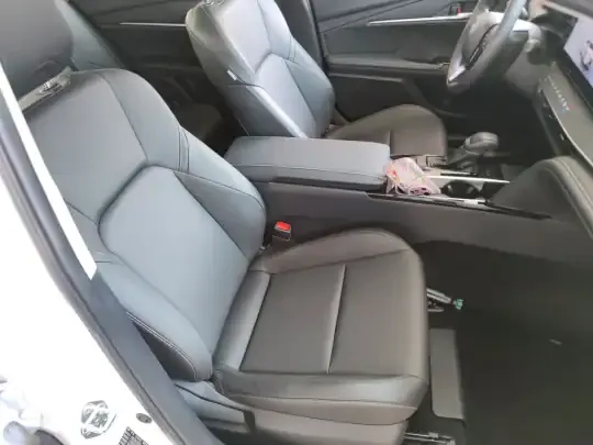 Toyota Camry 2024 (16400 км)