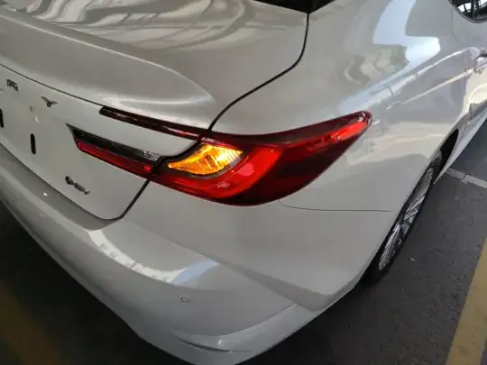 Toyota Camry 2024 (16400 км)