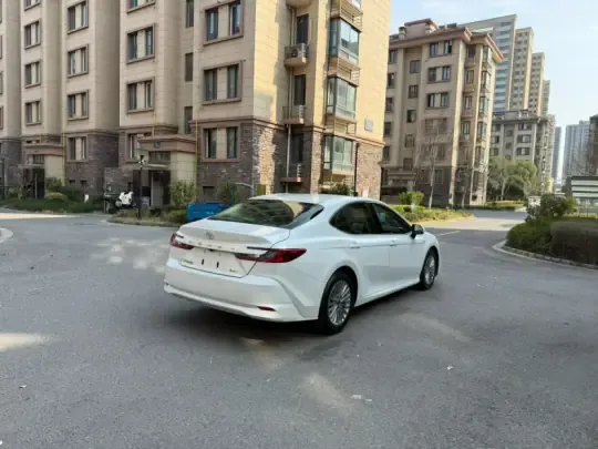 Toyota Camry 2024 (16400 км)