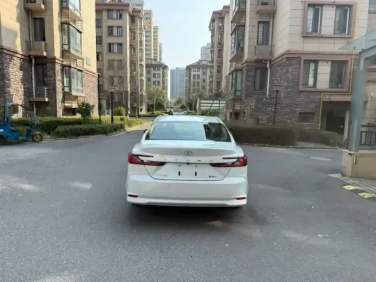 Toyota Camry 2024 (16400 км)