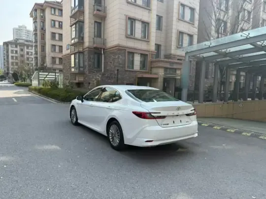 Toyota Camry 2024 (16400 км)