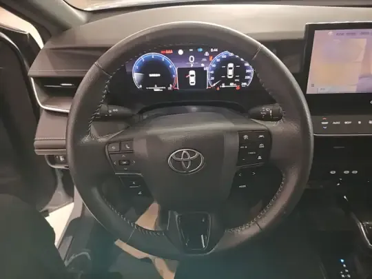 Toyota Camry 2024 (18300 км)