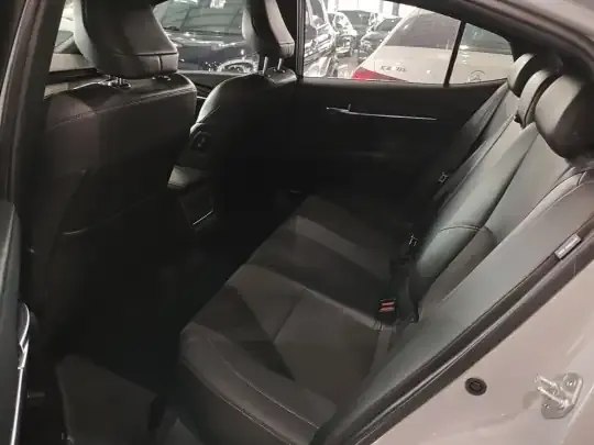 Toyota Camry 2024 (18300 км)