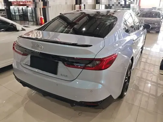 Toyota Camry 2024 (18300 км)