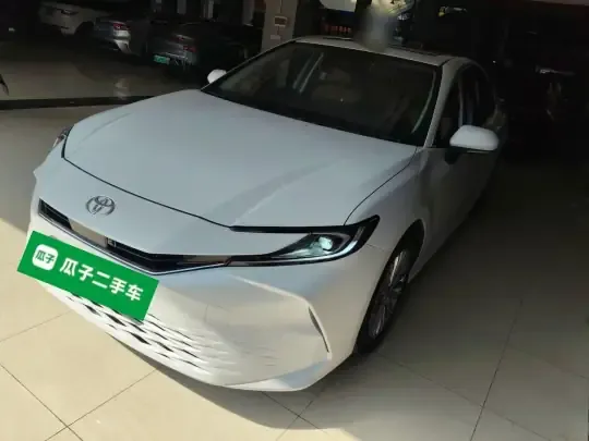 Toyota Camry 2024 (9900 км)