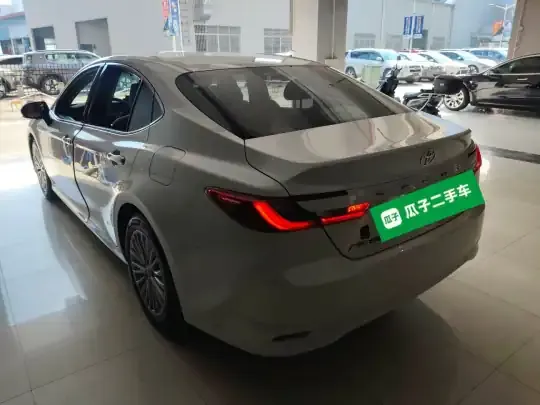 Toyota Camry 2024 (9900 км)