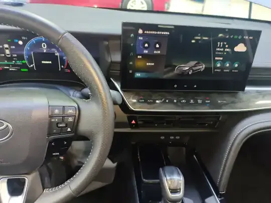 Toyota Camry 2024 (28800 км)