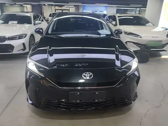 Toyota Camry 2024 (28800 км)