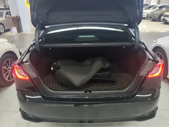 Toyota Camry 2024 (28800 км)