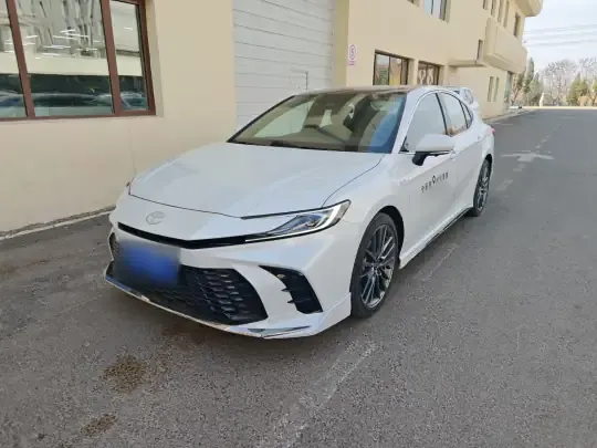 Toyota Camry 2024 (6900 км)