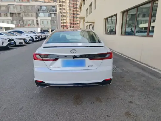 Toyota Camry 2024 (6900 км)