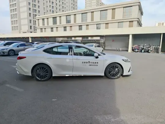 Toyota Camry 2024 (6900 км)