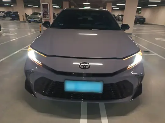 Toyota Camry 2024 (8900 км)