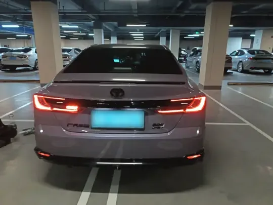 Toyota Camry 2024 (8900 км)