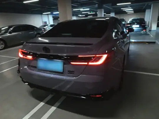 Toyota Camry 2024 (8900 км)