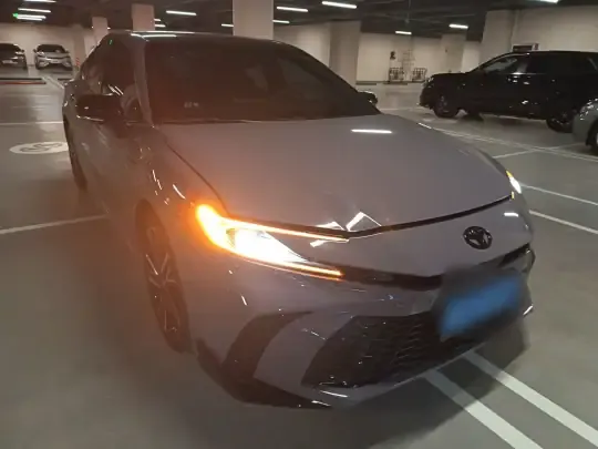 Toyota Camry 2024 (8900 км)
