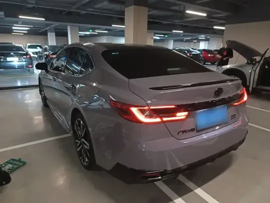 Toyota Camry 2024 (8900 км)