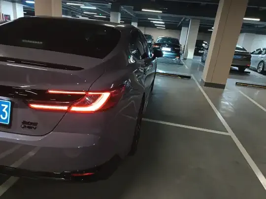Toyota Camry 2024 (8900 км)