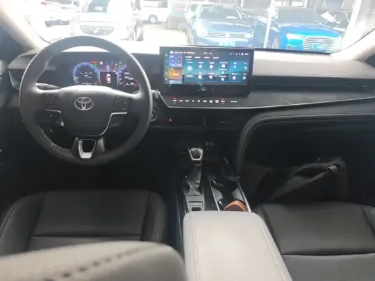 Toyota Camry 2024 (6700 км)