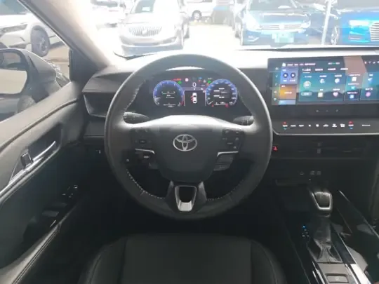 Toyota Camry 2024 (6700 км)