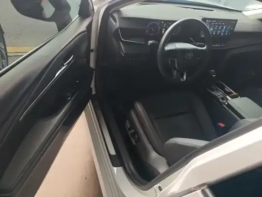 Toyota Camry 2024 (6700 км)