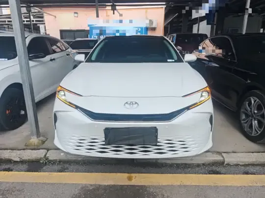 Toyota Camry 2024 (6700 км)