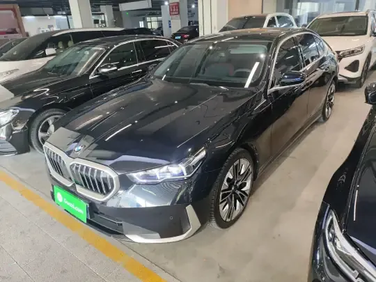 BMW 5 Series 2024 (14600 км)