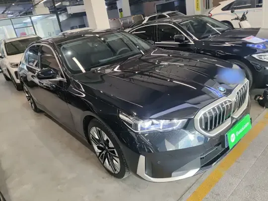 BMW 5 Series 2024 (14600 км)