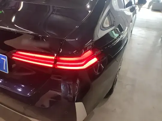 BMW 5 Series 2024 (14600 км)