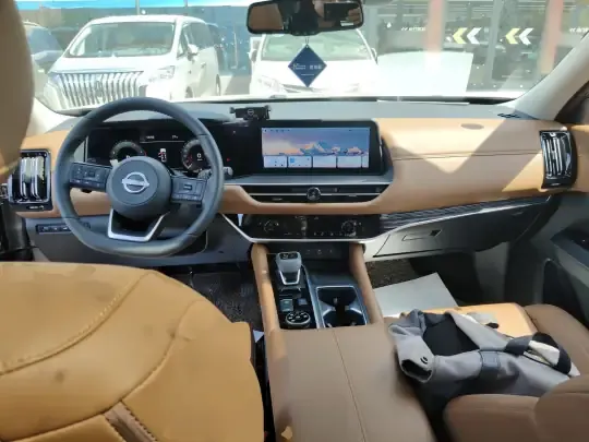 Nissan Pathfinder 2024 (7400 км)