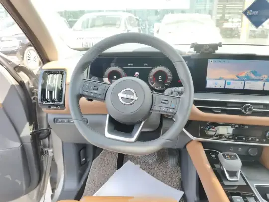 Nissan Pathfinder 2024 (7400 км)