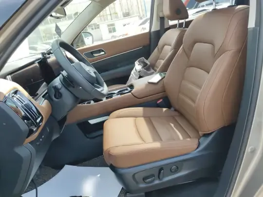 Nissan Pathfinder 2024 (7400 км)