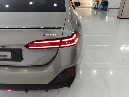 BMW i5 2024 (7300 км)