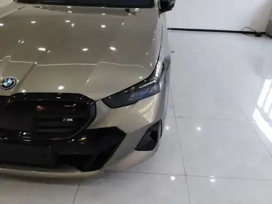 BMW i5 2024 (7300 км)