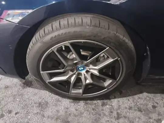BMW i5 2024 (4100 км)