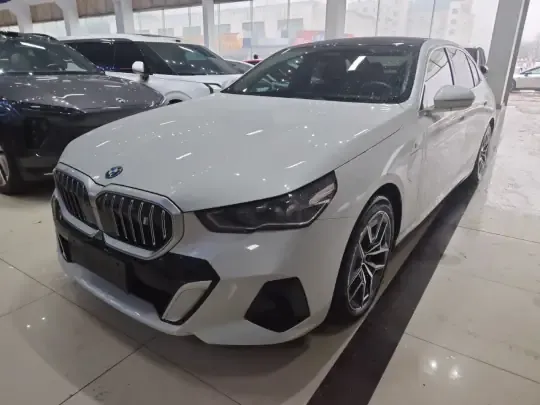BMW i5 2024 (18200 км)