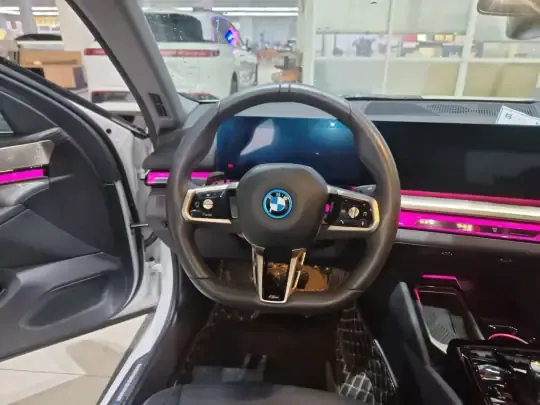 BMW i5 2024 (18200 км)
