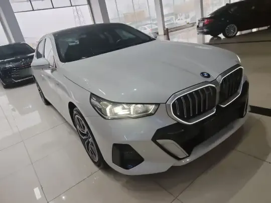 BMW i5 2024 (18200 км)