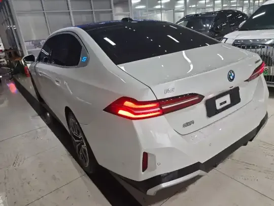 BMW i5 2024 (18200 км)