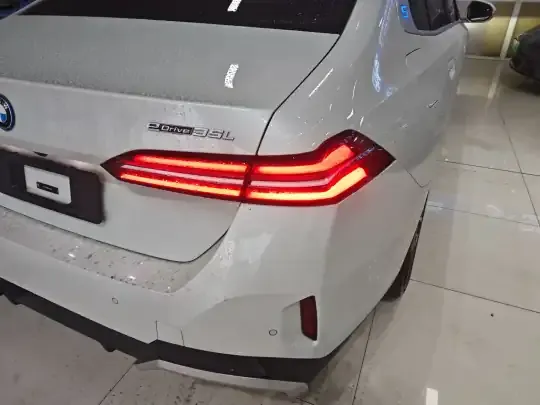 BMW i5 2024 (18200 км)