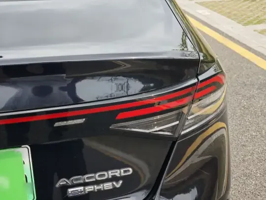 Honda Accord New Energy 2023 (38100 км)