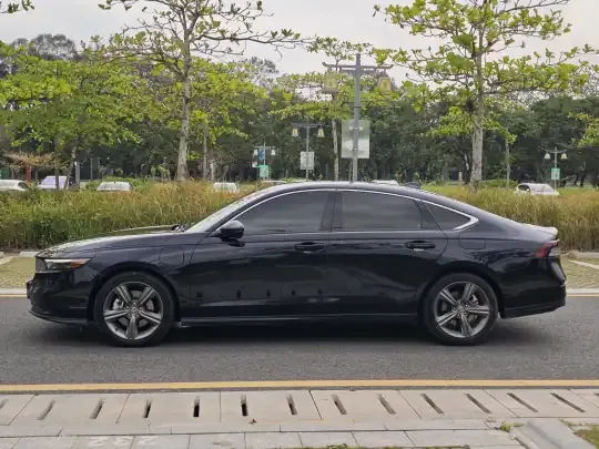 Honda Accord New Energy 2023 (38100 км)