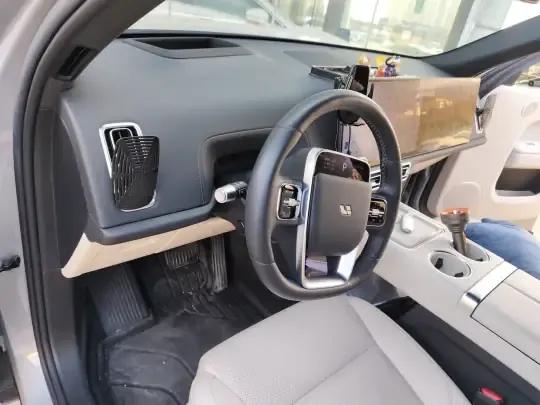 Li Auto L8 2024 (30000 км)